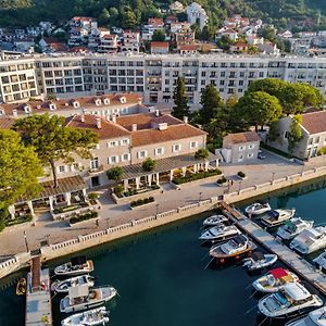 Lazure Hotel&Marina